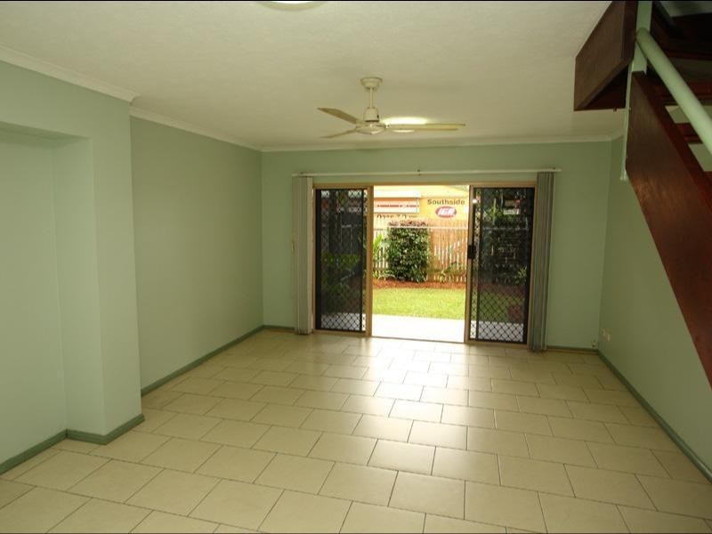 4/5 Charlotte Close, Woree QLD 4868