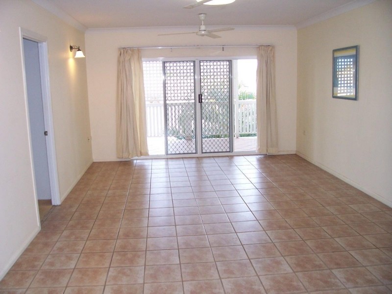 13/8 Clare Street, Parramatta Park QLD 4870