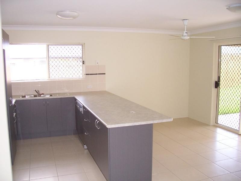 29 Cliffdale Street, Bentley Park QLD 4869