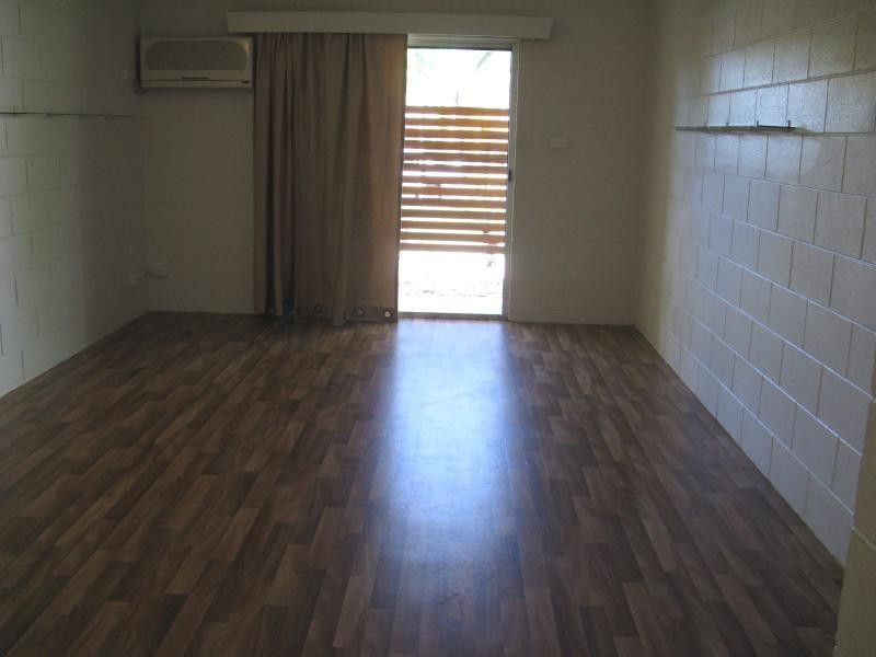 1/23 Creedy Street, Westcourt QLD 4870