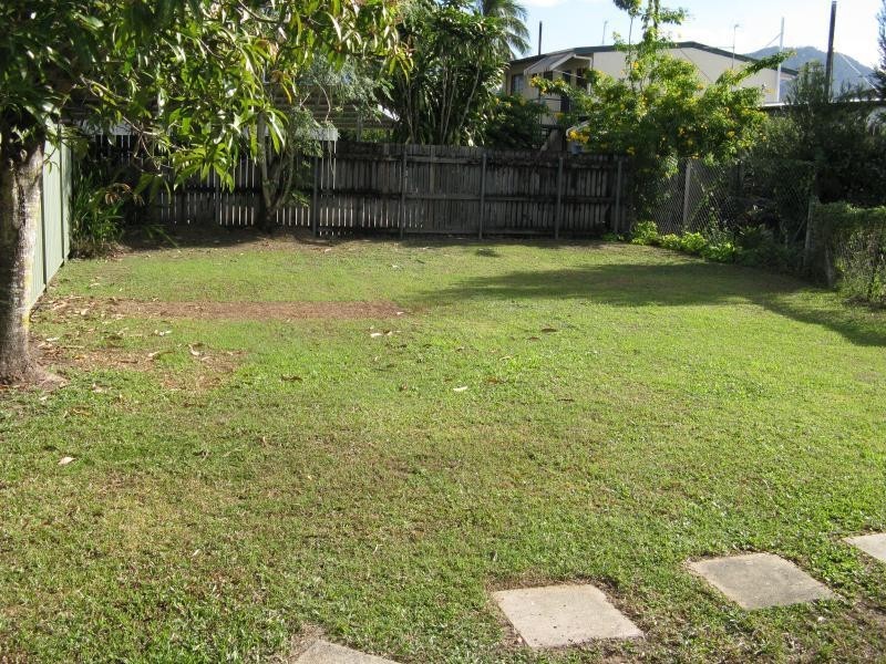 1/23 Creedy Street, Westcourt QLD 4870