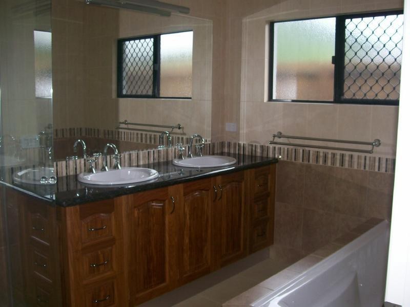 43 Elphinstone Street, Kanimbla QLD 4870