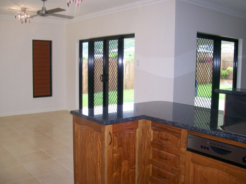 43 Elphinstone Street, Kanimbla QLD 4870