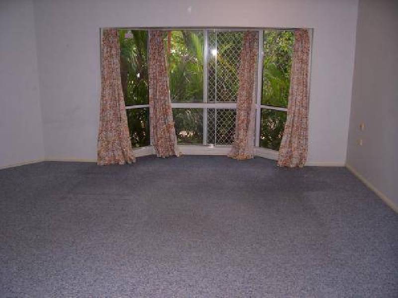 6 Harwood Close, Brinsmead QLD 4870