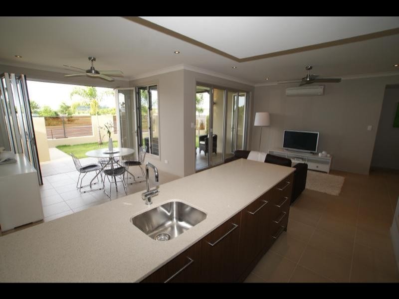 3/110 Harbour Drive  Blue Water Harbour, Trinity Park QLD 4879