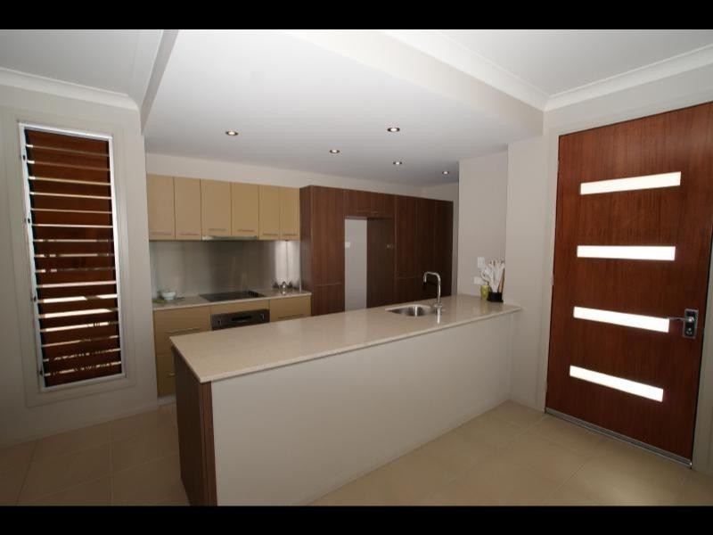 4/110 Harbour Drive  Blue Water Harbour, Trinity Park QLD 4879