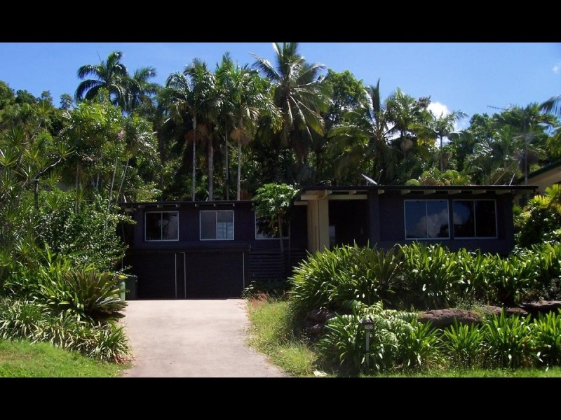 168 Hillview Crescent, Whitfield QLD 4870