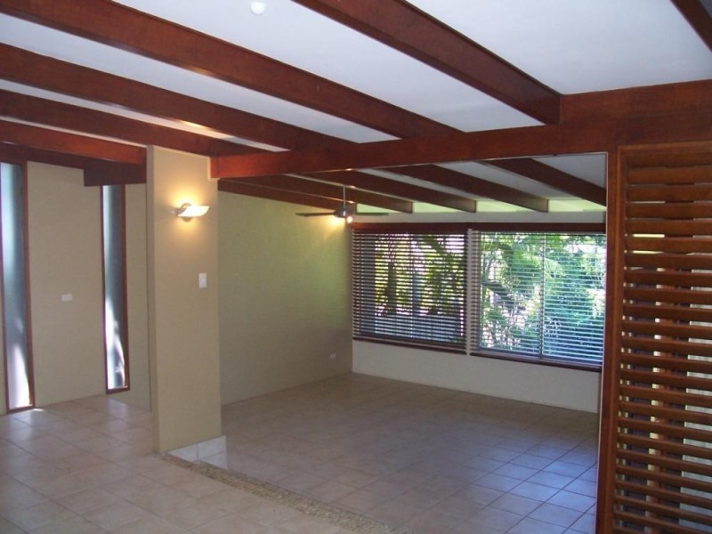 168 Hillview Crescent, Whitfield QLD 4870