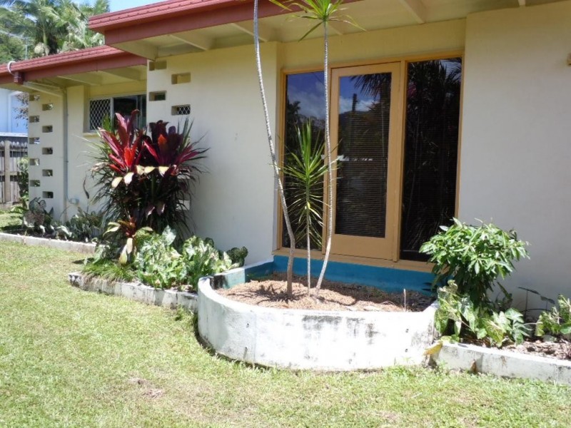 62 Hillview Crescent, Whitfield QLD 4870