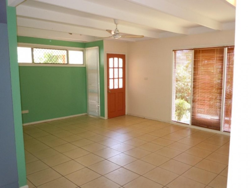 62 Hillview Crescent, Whitfield QLD 4870
