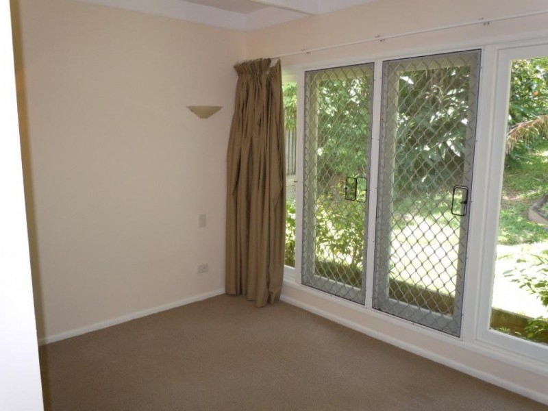 62 Hillview Crescent, Whitfield QLD 4870
