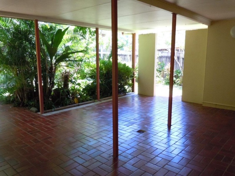 62 Hillview Crescent, Whitfield QLD 4870