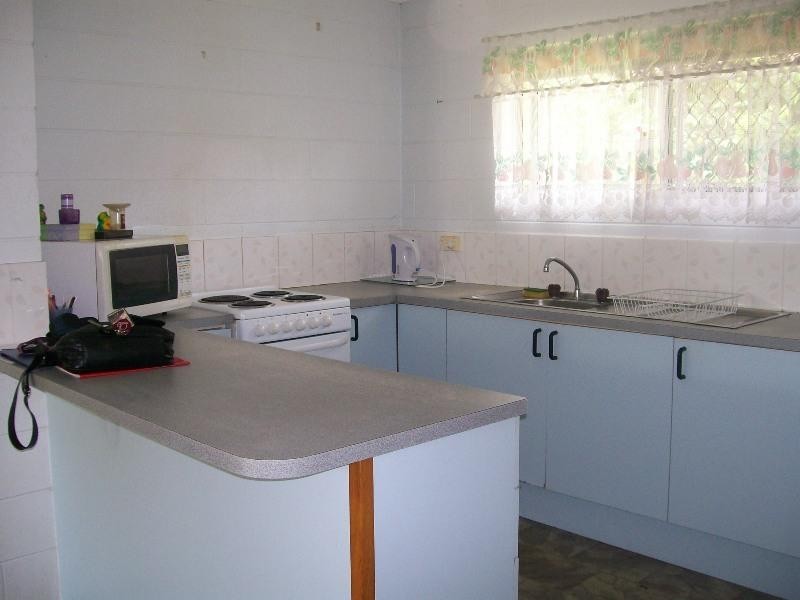 2/8 Cnr Holden & Ireland Crescent, Whitfield QLD 4870