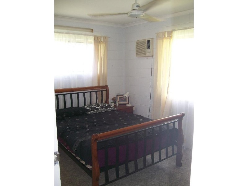 2/8 Cnr Holden & Ireland Crescent, Whitfield QLD 4870