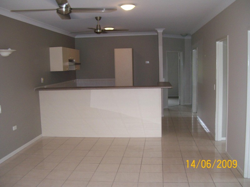 6/16 Ingham Court, Mooroobool QLD 4870