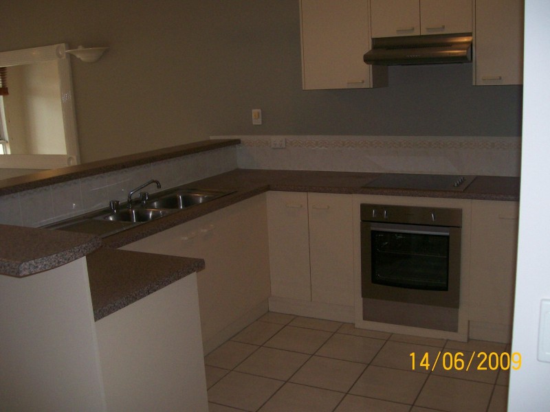 6/16 Ingham Court, Mooroobool QLD 4870