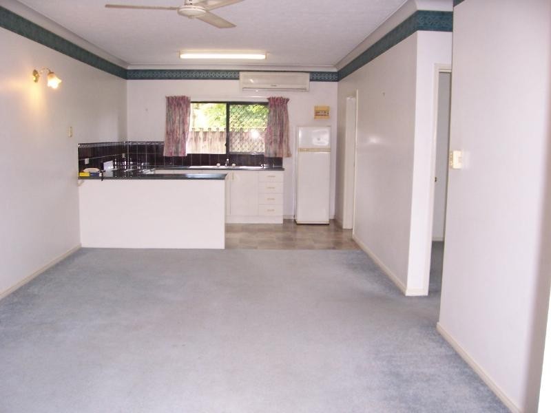 2/7 Ingham Court, Mooroobool QLD 4870