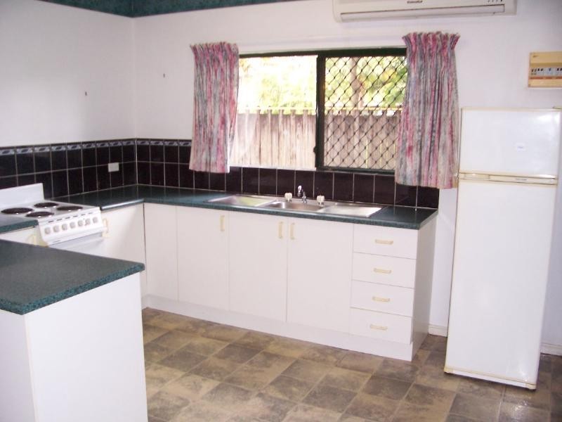 2/7 Ingham Court, Mooroobool QLD 4870