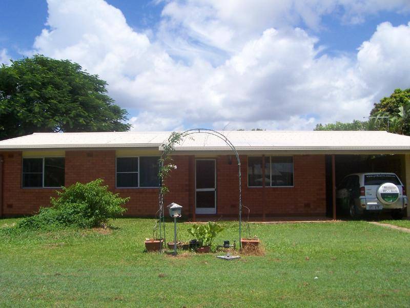 15 Jackson Close, Westcourt QLD 4870