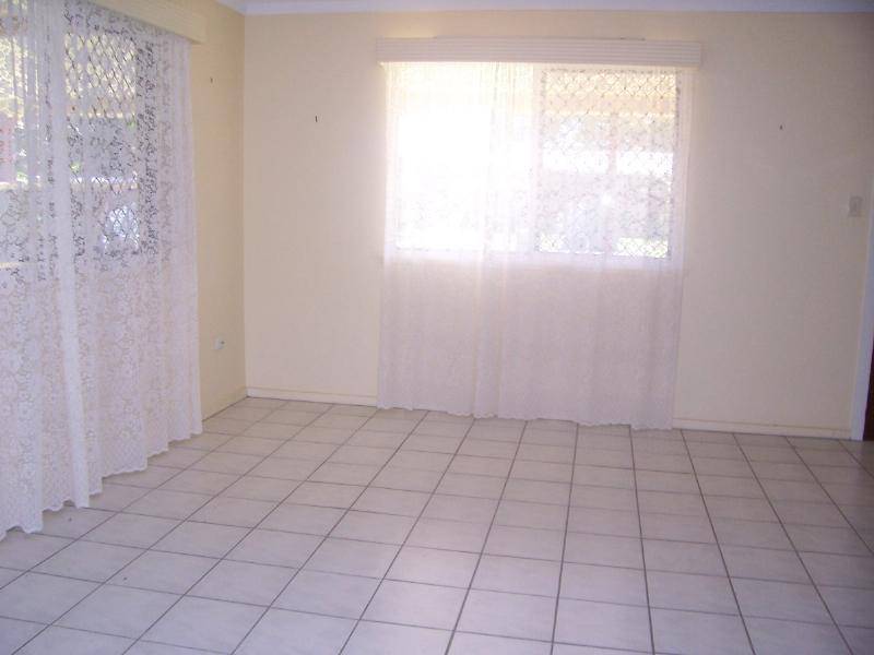 15 Jackson Close, Westcourt QLD 4870