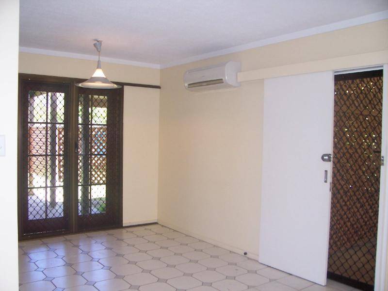 15 Jackson Close, Westcourt QLD 4870