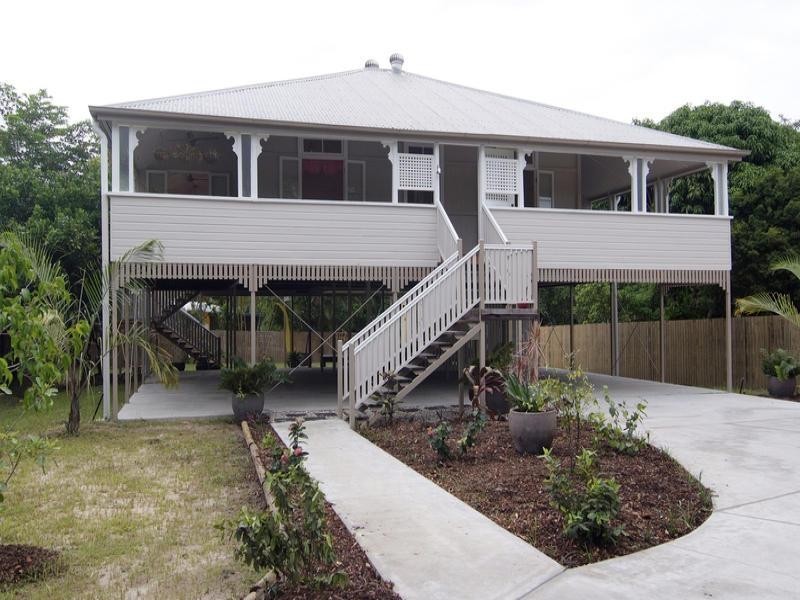 8A Keeble Street, Stratford QLD 4870