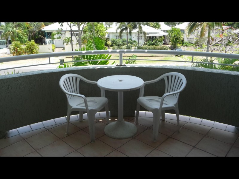 9/303 Lake Street, Cairns North QLD 4870