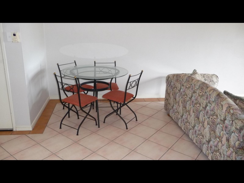 9/303 Lake Street, Cairns North QLD 4870