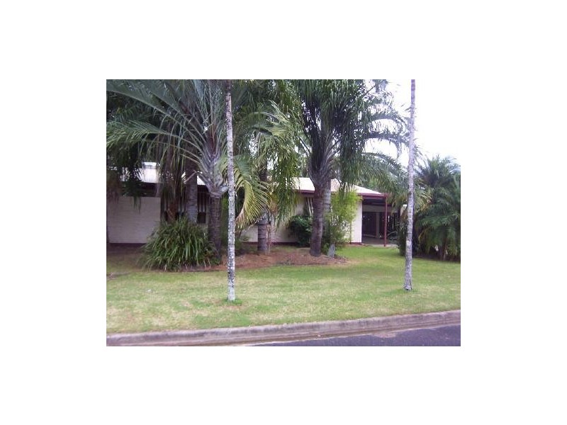 39 Lavender Street, Mooroobool QLD 4870