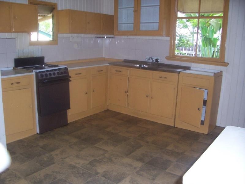 26 Lily Street, Cairns North QLD 4870