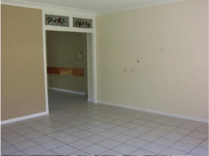 16 Lomatia Street, Redlynch QLD 4870