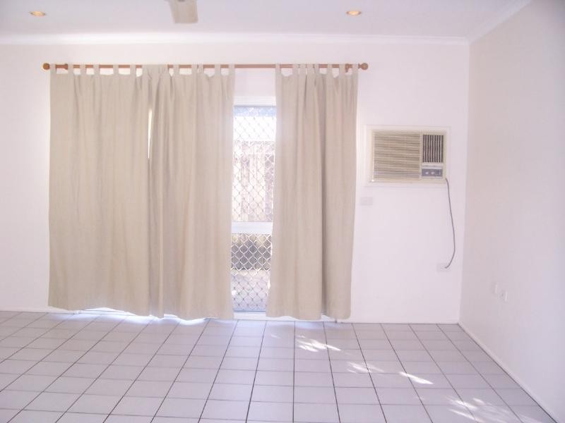 5/462 McCoombe Street, Mooroobool QLD 4870