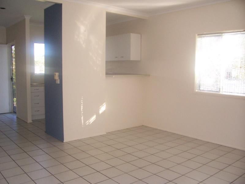 5/462 McCoombe Street, Mooroobool QLD 4870