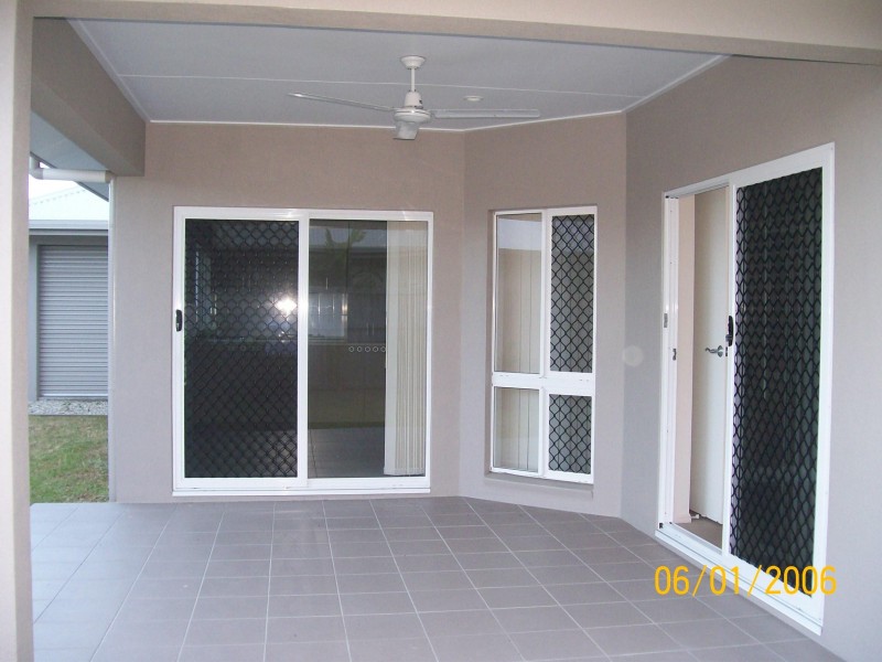 6 Moojeeba Way, Trinity Park QLD 4879