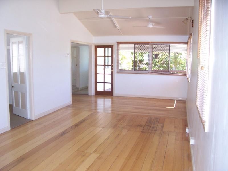 25 Pembroke Street, Parramatta Park QLD 4870