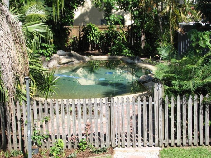 25 Pembroke Street, Parramatta Park QLD 4870