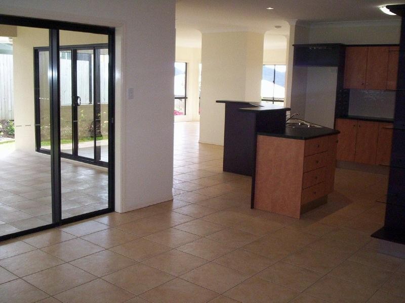 29 Pilosa Street, Redlynch QLD 4870