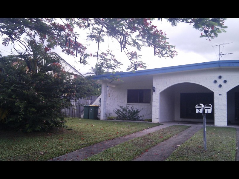 2/37 Simon Street, Freshwater QLD 4870