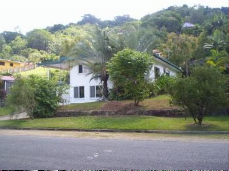 22 Sommerville Crescent, Whitfield QLD 4870