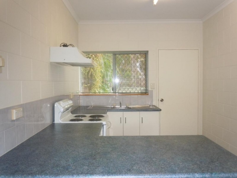7/74 Swallow Street, Mooroobool QLD 4870