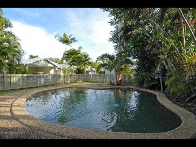 7/74 Swallow Street, Mooroobool QLD 4870