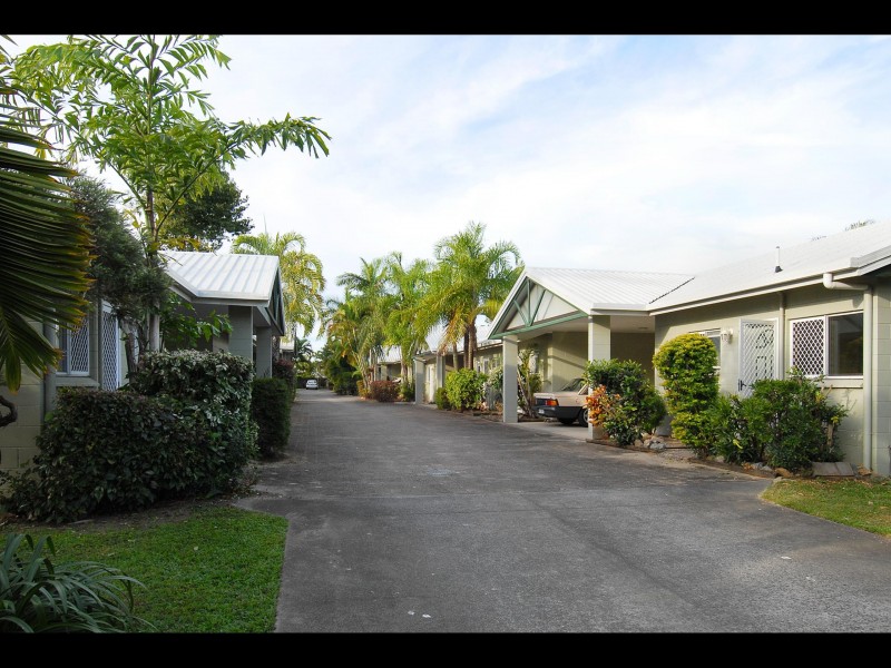 7/74 Swallow Street, Mooroobool QLD 4870