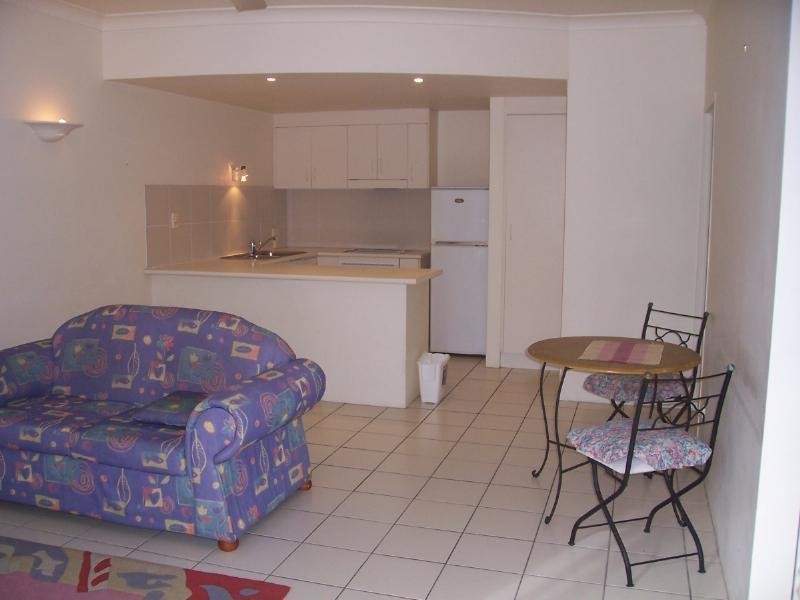 2/10 Pembroke Street, Parramatta Park QLD 4870