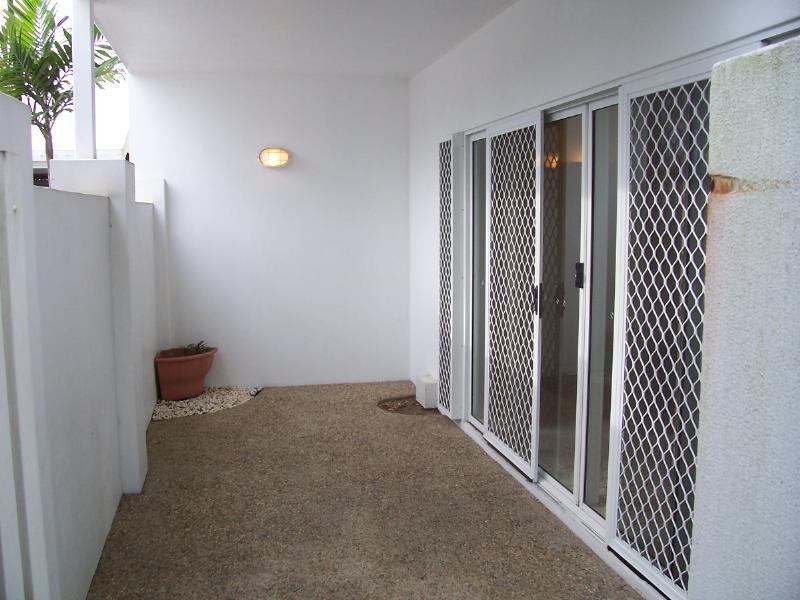 2/10 Pembroke Street, Parramatta Park QLD 4870