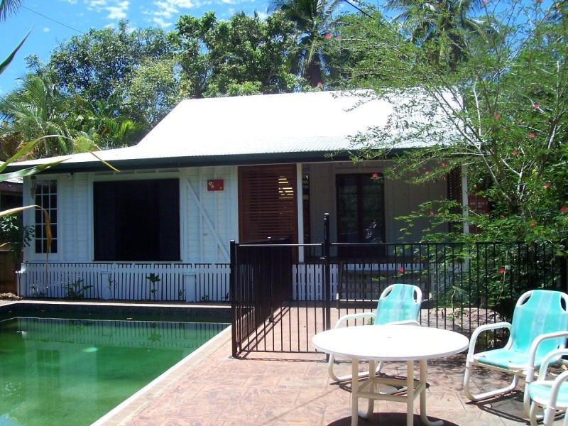 14 Acacia Street, Holloways Beach QLD 4878