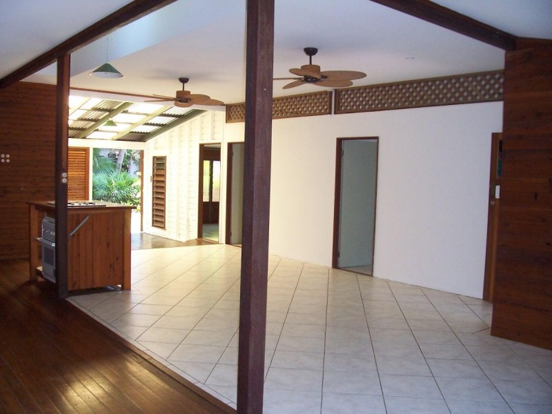 14 Acacia Street, Holloways Beach QLD 4878