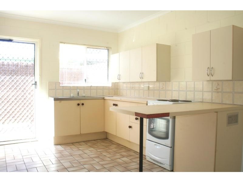 11/165 Mayers Street, Manoora QLD 4870