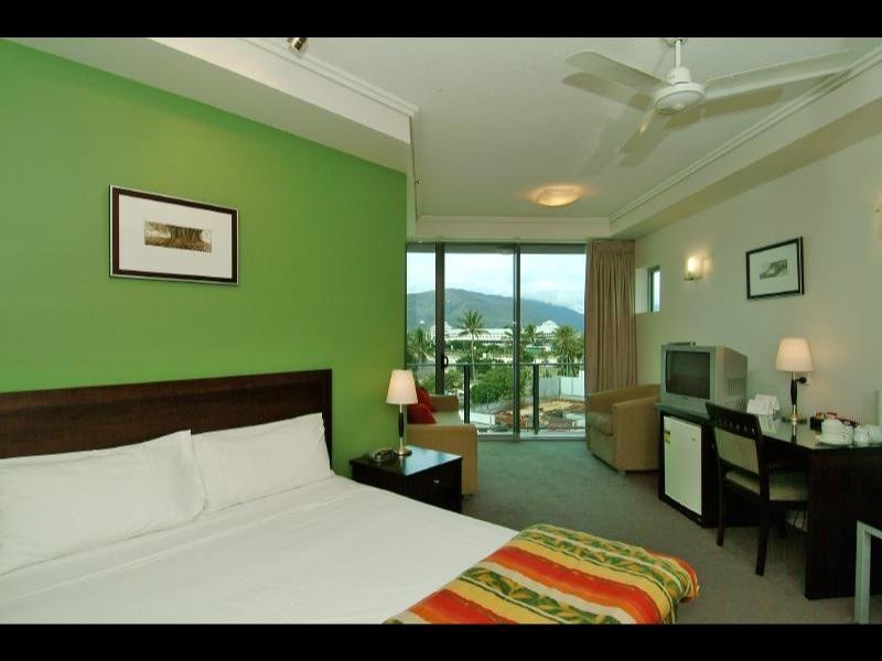 99-105 The Esplanade, Cairns City QLD 4870