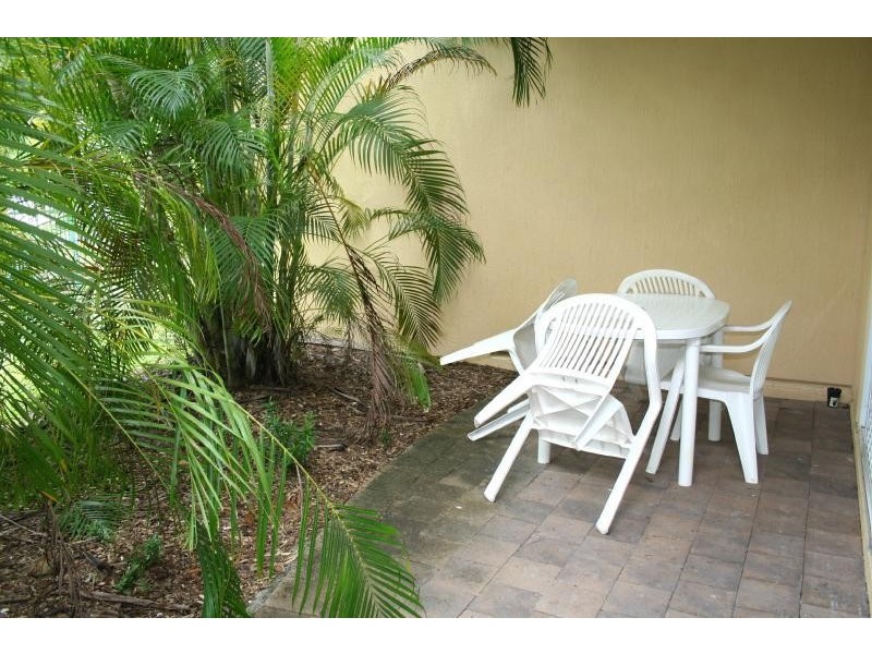11/1 Poinciana Street, Holloways Beach QLD 4878