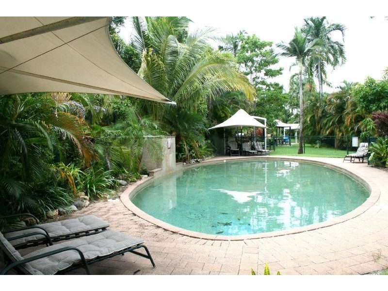 11/1 Poinciana Street, Holloways Beach QLD 4878